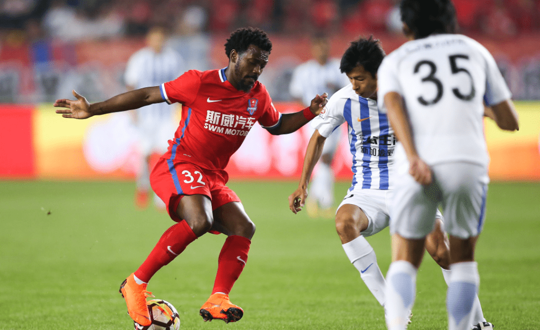 关于尼斯球员助球队取胜,展现团结力量的信息 关于尼斯球员助球队取胜,展现团结力量的信息