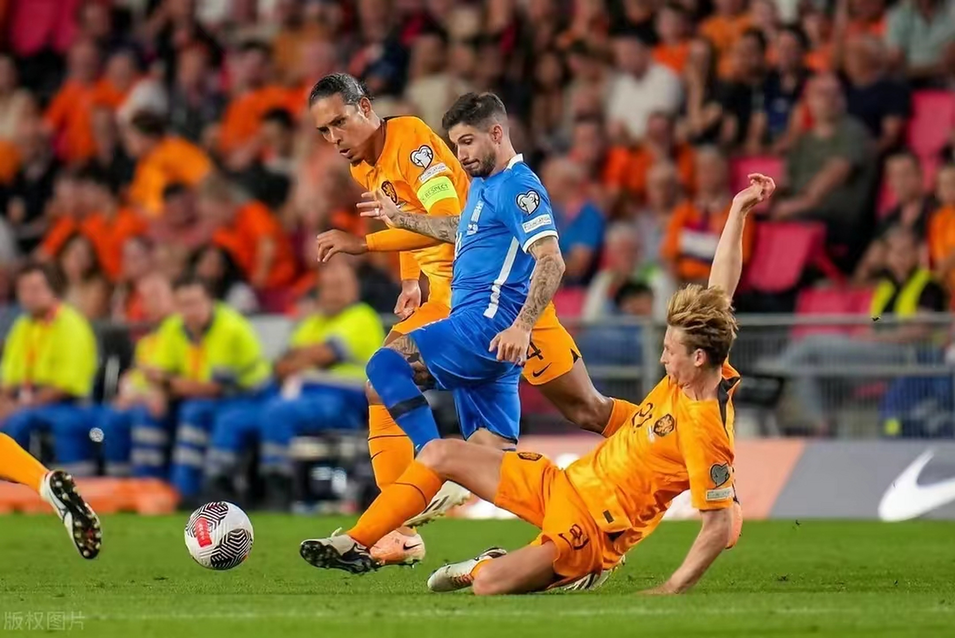 荷兰足球队成功晋级欧洲杯决赛