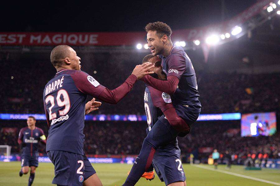 爱游戏官方-大巴黎客场不敌尤文图斯，遭遇失利的简单介绍