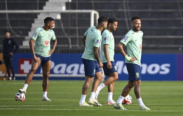 芬兰主场击败乌拉圭,实力逐渐提升 芬兰主场击败乌拉圭,实力逐渐提升