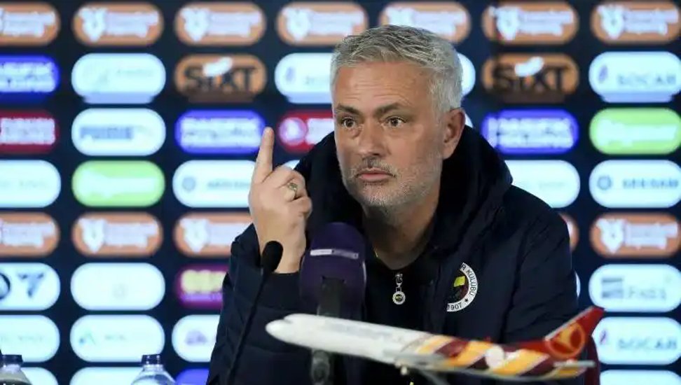 爱游戏亚洲官网-穆里尼奥：我将在球场上继续展现实力，与特特看点大不同的简单介绍