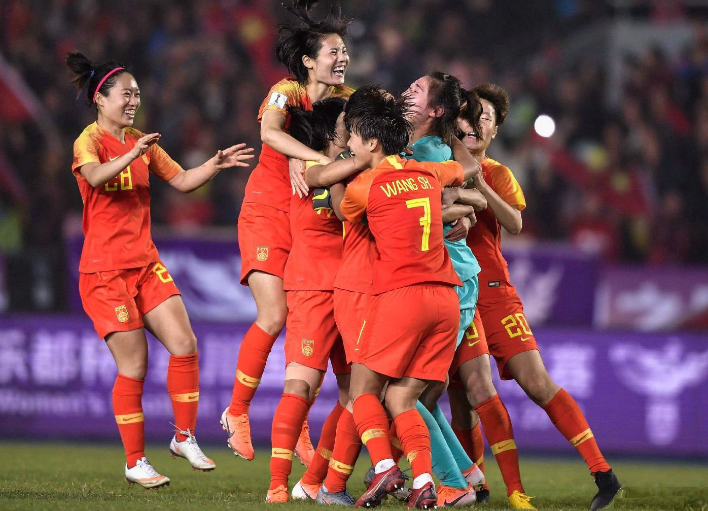 战术调整成效显著！中国女足取得连胜积极备战