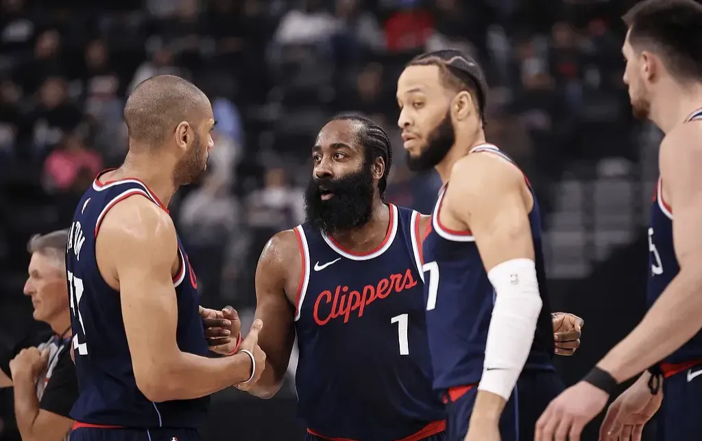 快船客场逆转灰熊取胜 快船客场逆转灰熊取胜