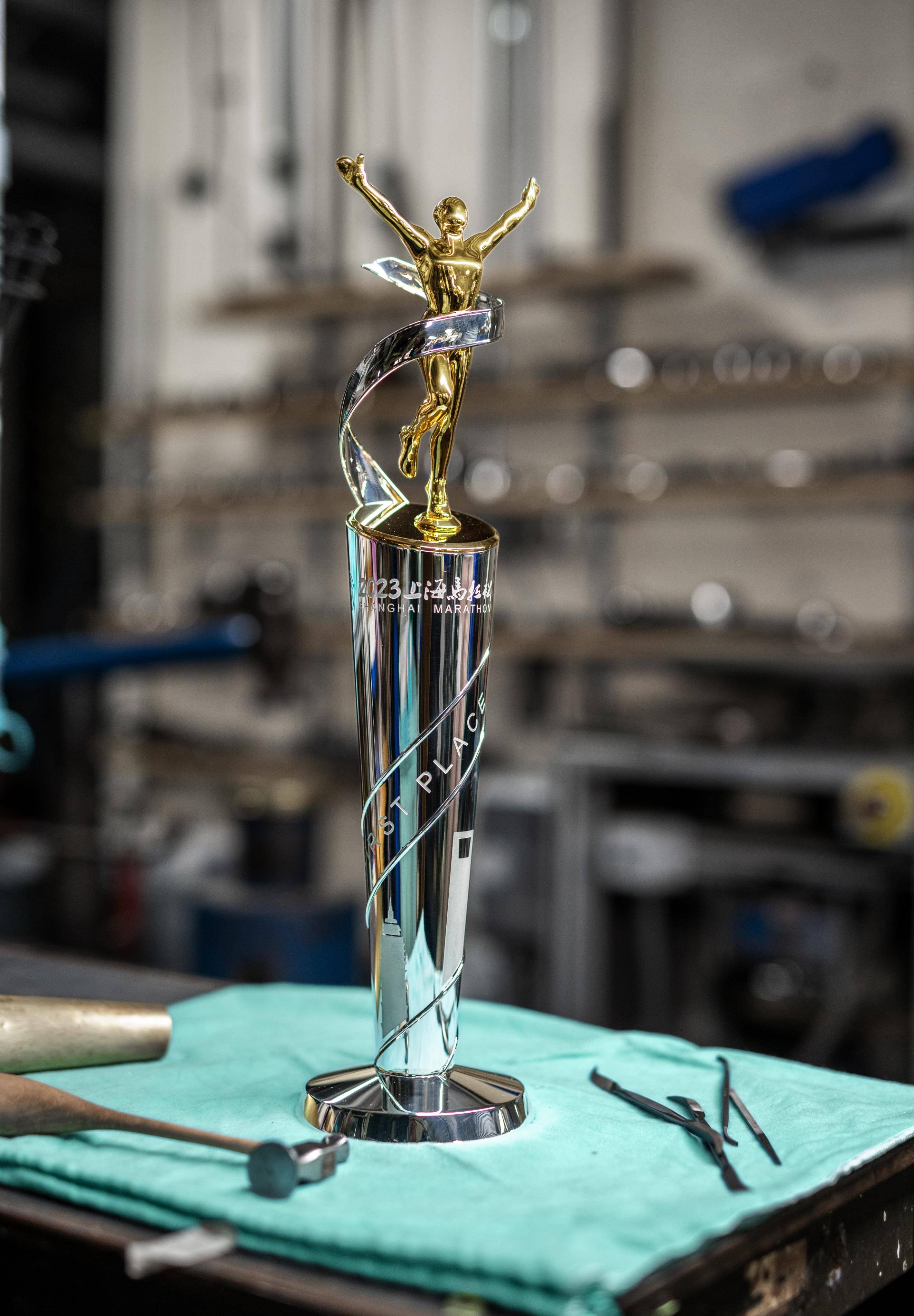 墨西哥代表团斩获马术比赛奖杯