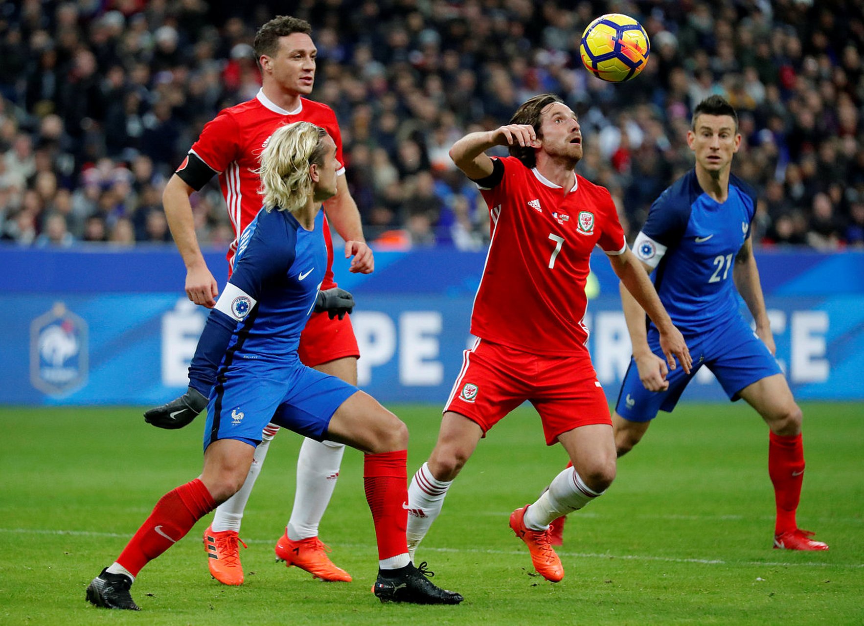 包含激烈角逐！比利时客场不敌克罗地亚，-告负的词条