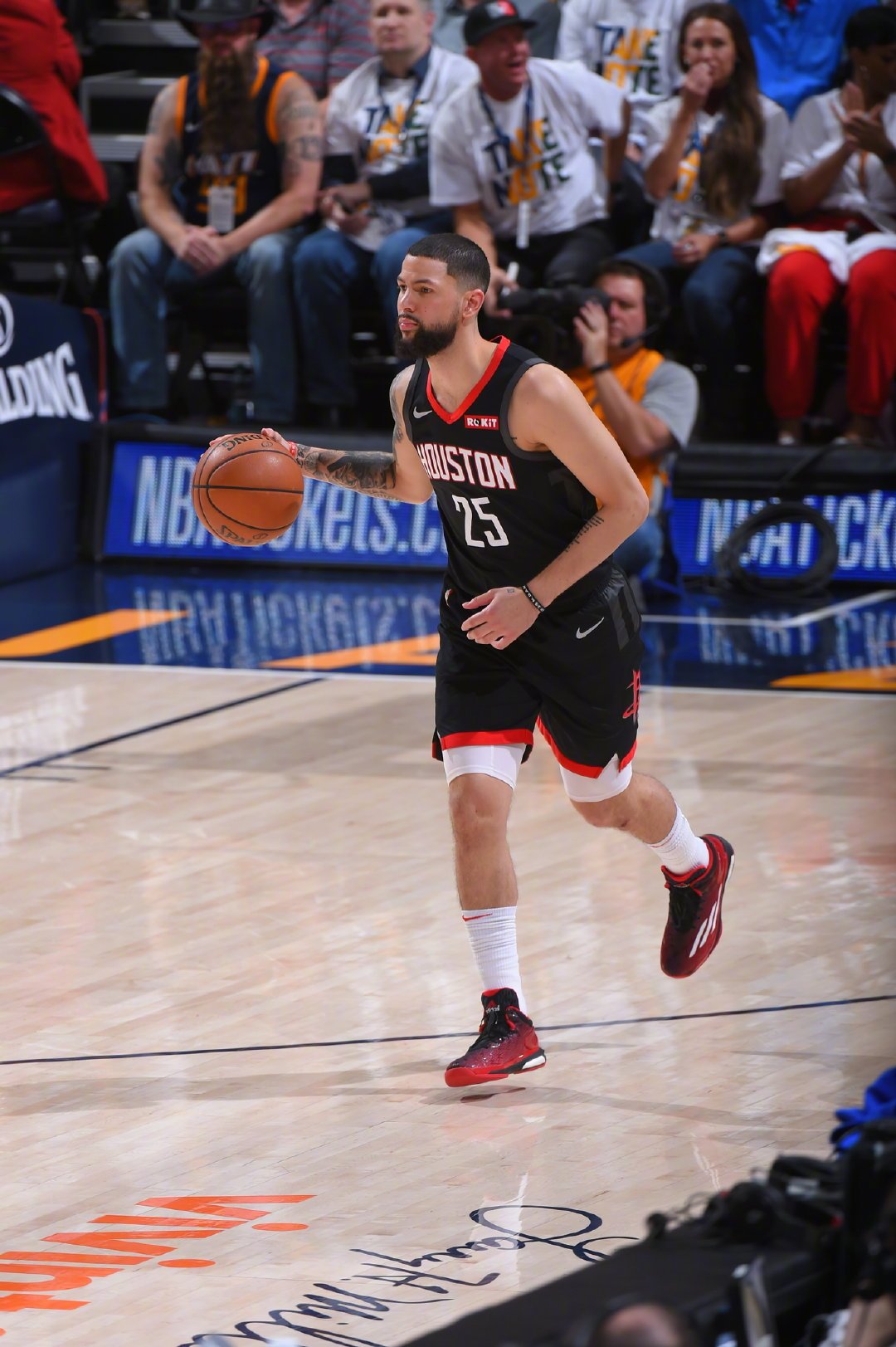 爱游戏官网登录网址-火箭vs爵士，哈登伤势恢复，将迎战米切尔的简单介绍